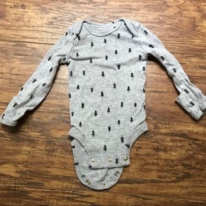 CARTER’S size newborn